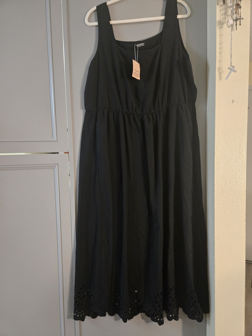 18/20 BloomChic Black Sleeveless Dress with Eyelet Scallop Hem